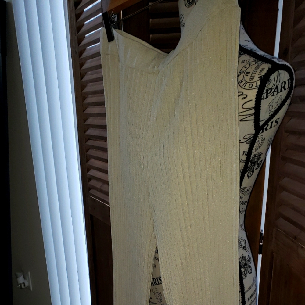 Knitted Pants, size Medium Neutral color
